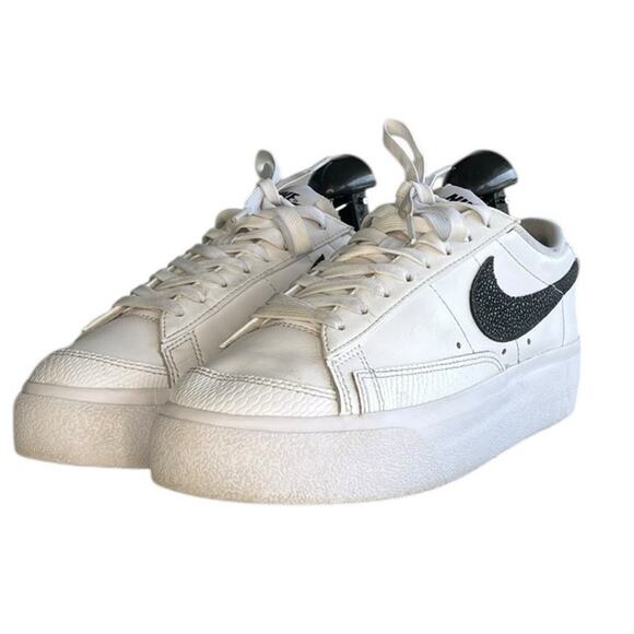 Womens Nike Blazer Low Platform DZ5210-100 Leather Sneaker Shoes Size 8.5 White - Picture 2 of 6